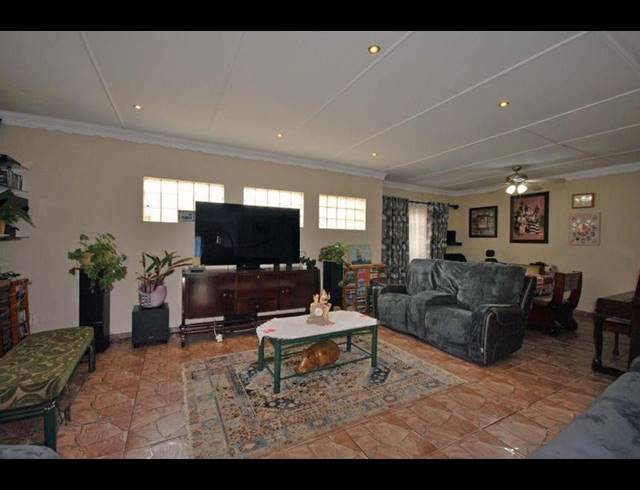 3 BEDROOM HOUSE FOR SALE IN RANDHART